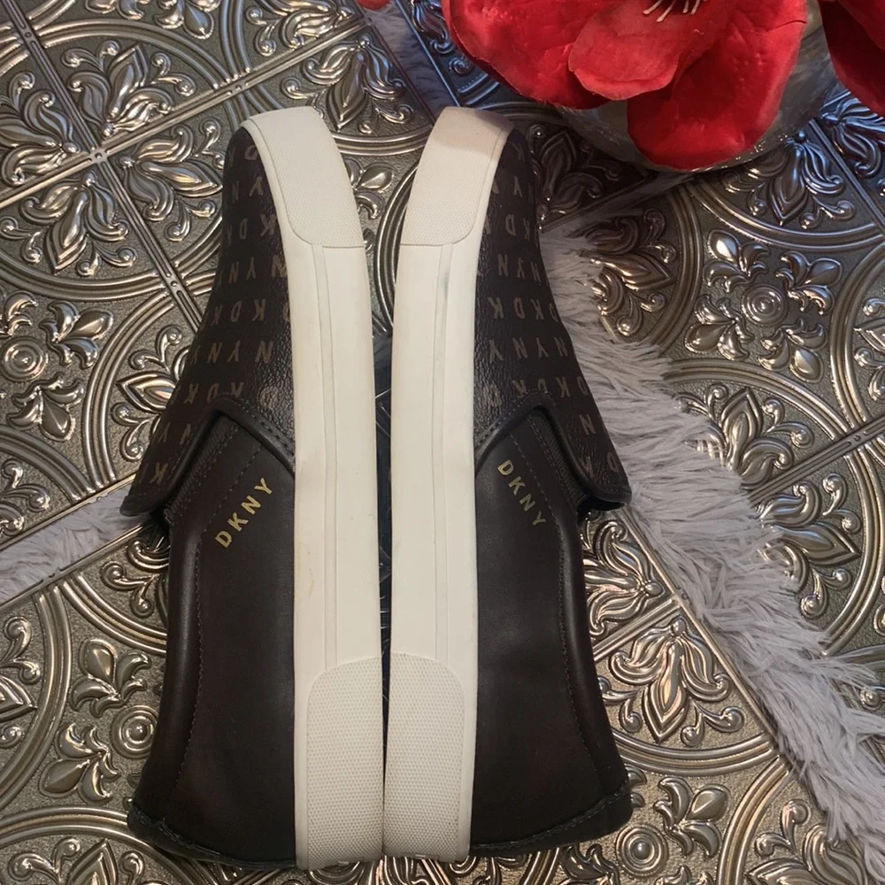 🌹DKNY • Signature Women’s Dark Brown Leather Monogram Slip-On Sneakers.• •